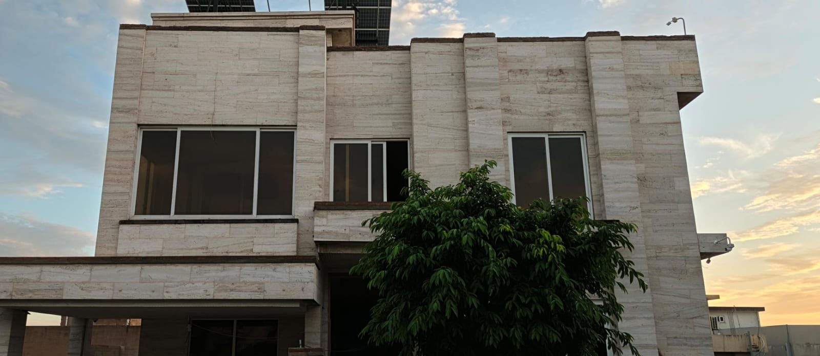 Contemporary Residence Facade